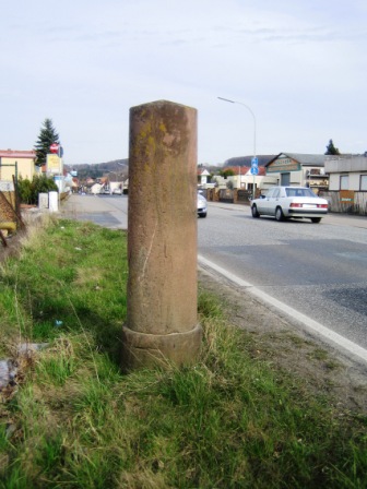 Stundensäule bei Nieder-Mockstadt